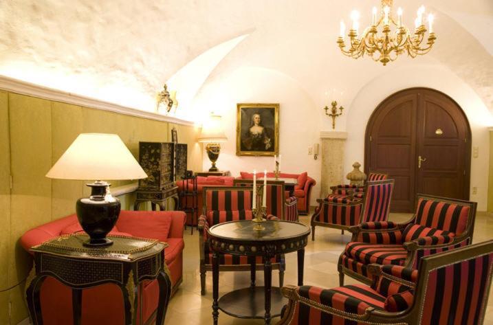 Schlosshotel Obermayerhofen Sebersdorf エクステリア 写真