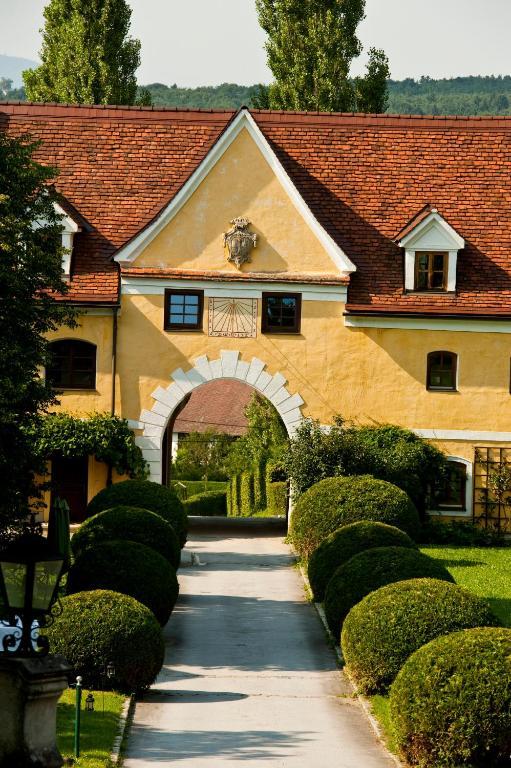 Schlosshotel Obermayerhofen Sebersdorf エクステリア 写真
