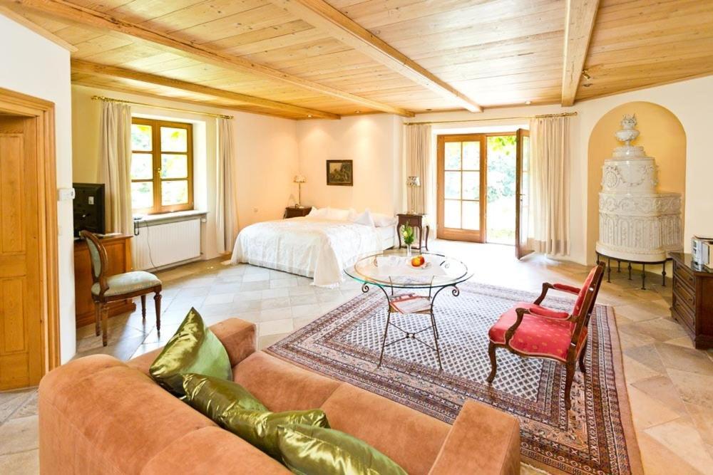 Schlosshotel Obermayerhofen Sebersdorf 部屋 写真