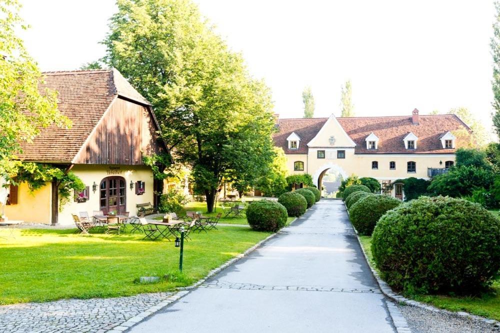 Schlosshotel Obermayerhofen Sebersdorf エクステリア 写真